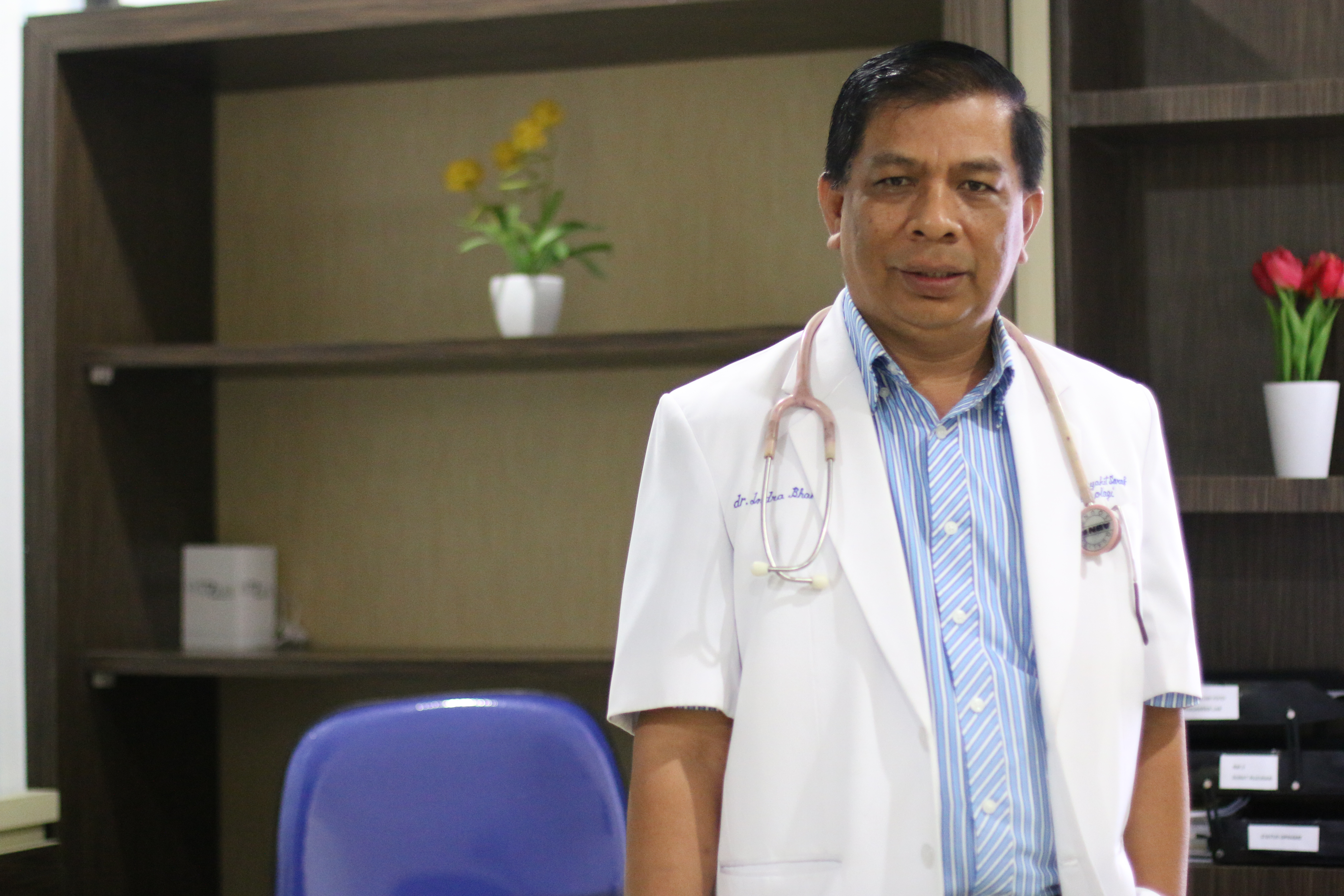 Foto dr. Indra Bhakti, Sp.S